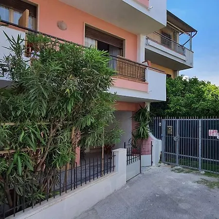 La Butterfly Apartment